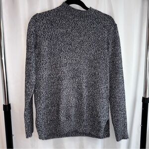 Old Navy white navy grey black heathered knit Sweater sz m